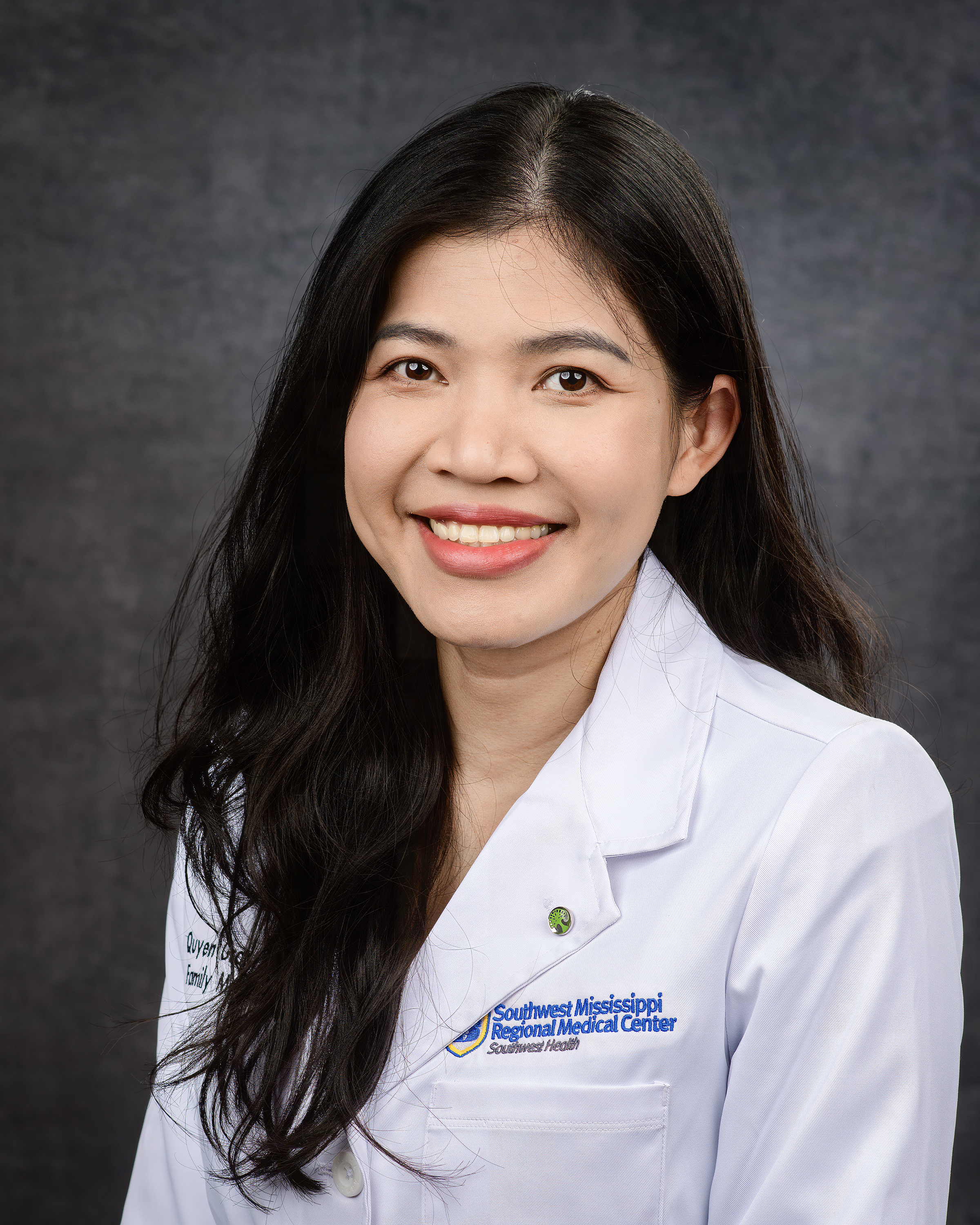 Photo of Quyen Grant, MD